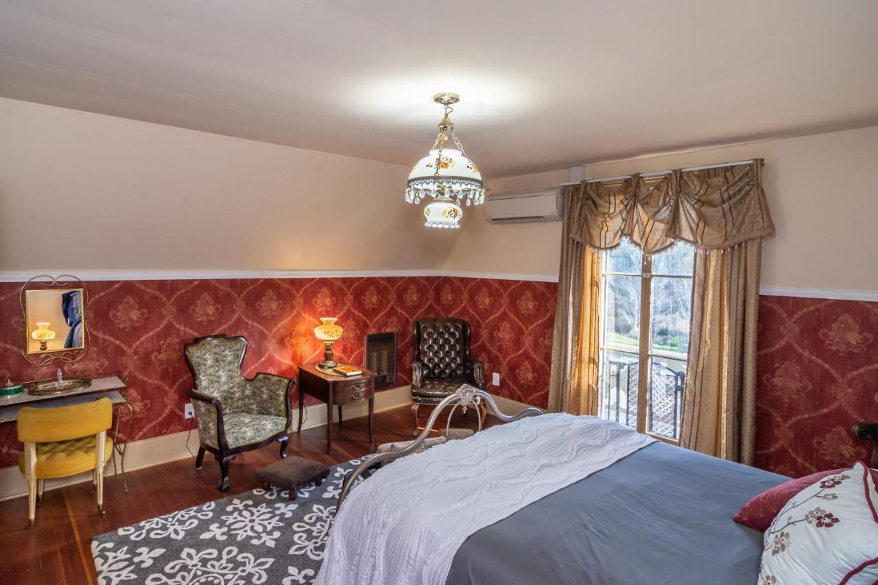 Historical John Rast House Circa 1875 Hotel โรสเบิร์ก ภายนอก รูปภาพ