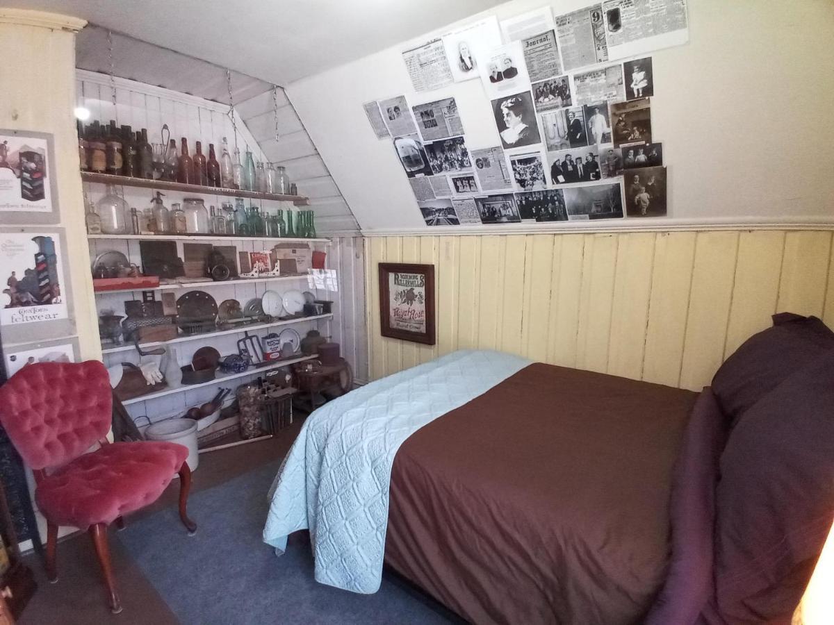 Historical John Rast House Circa 1875 Hotel โรสเบิร์ก ภายนอก รูปภาพ