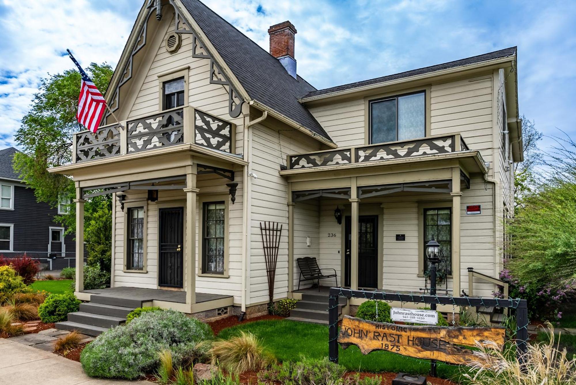 Historical John Rast House Circa 1875 Hotel โรสเบิร์ก ภายนอก รูปภาพ